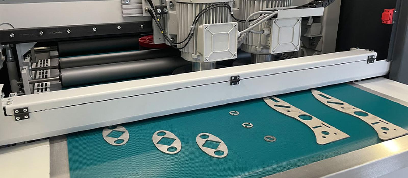 Bild på detaljer i en avgradningsmaskin